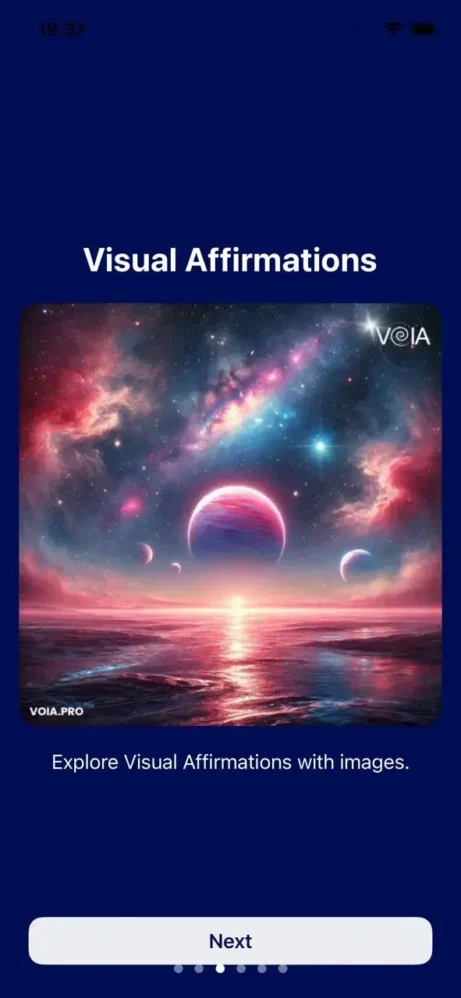 Vizuální afirmace v aplikaci VOIA – inspirativní obrázek vesmíru, planet a oceánu pro klid a harmonii.